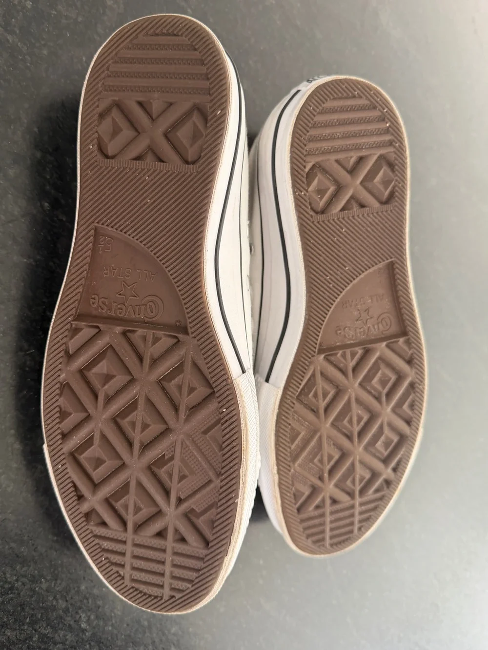 Converse Low Top Platform Chuck All Stars Sneakers